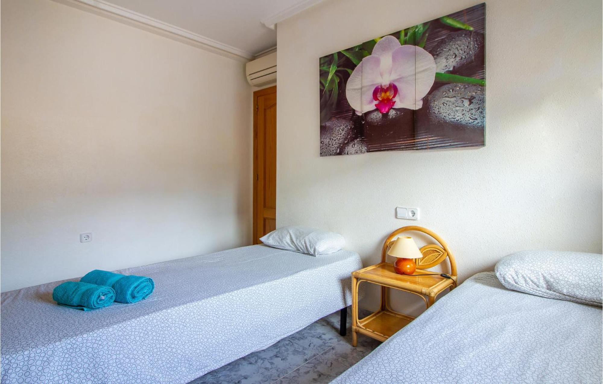 Beautiful Home In Gran Alacant With Kitchen 圣波拉 外观 照片