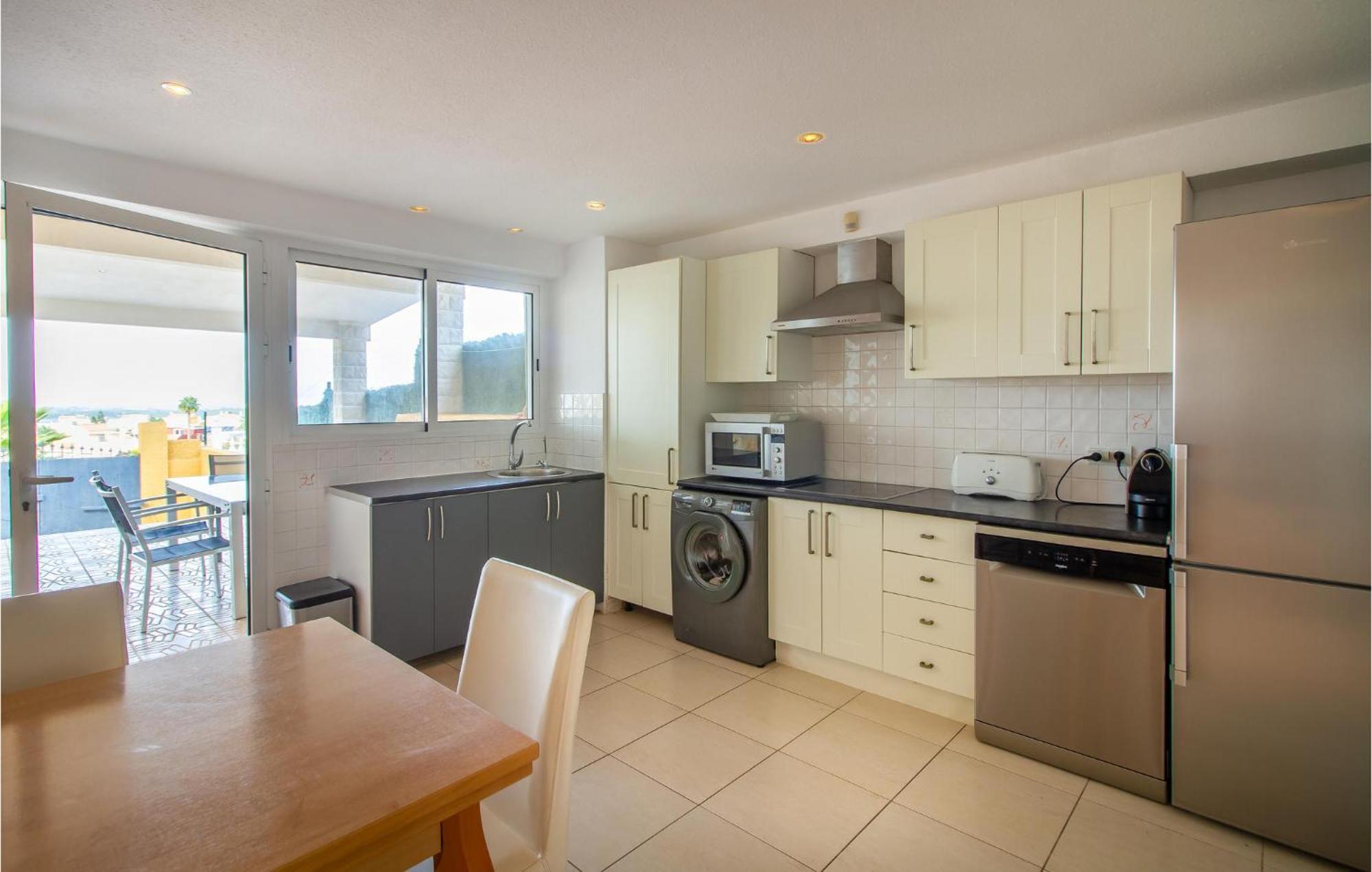 Beautiful Home In Gran Alacant With Kitchen 圣波拉 外观 照片