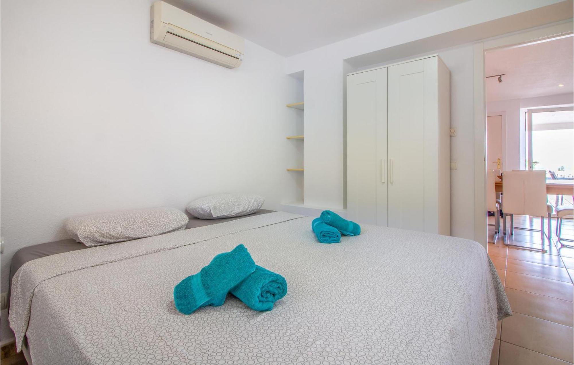 Beautiful Home In Gran Alacant With Kitchen 圣波拉 外观 照片