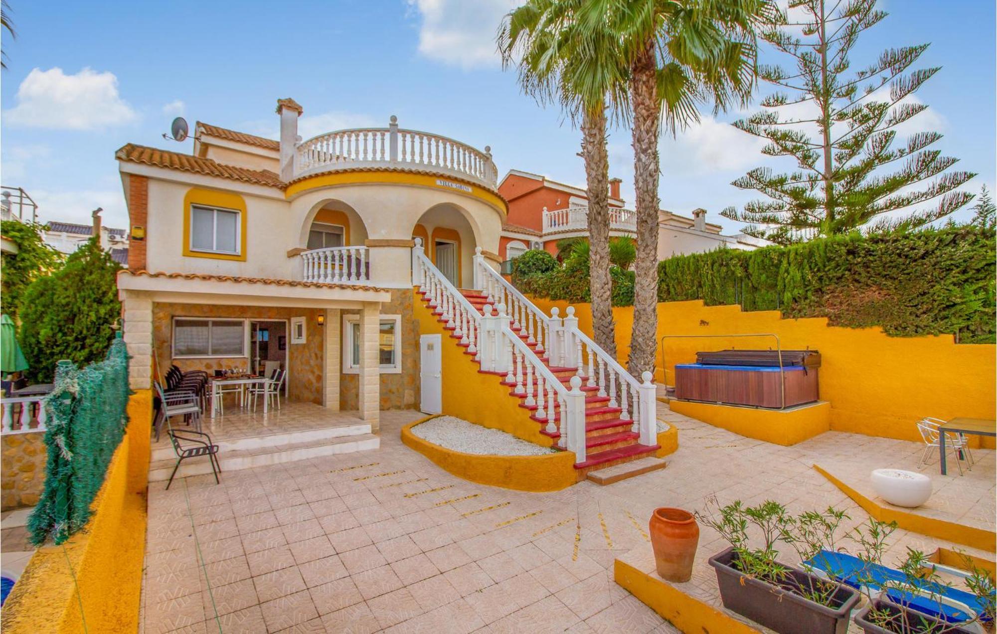 Beautiful Home In Gran Alacant With Kitchen 圣波拉 外观 照片